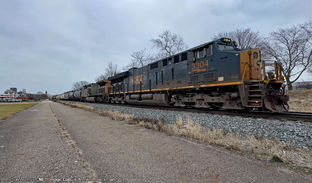 CSX 3304 leads M331.